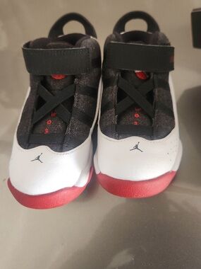Jordan Kids White Black Red Low-Top Sneakers